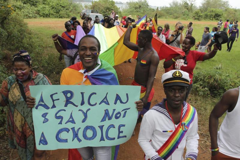 Uganda anula ley que condenaba a gays a cadena perpetua