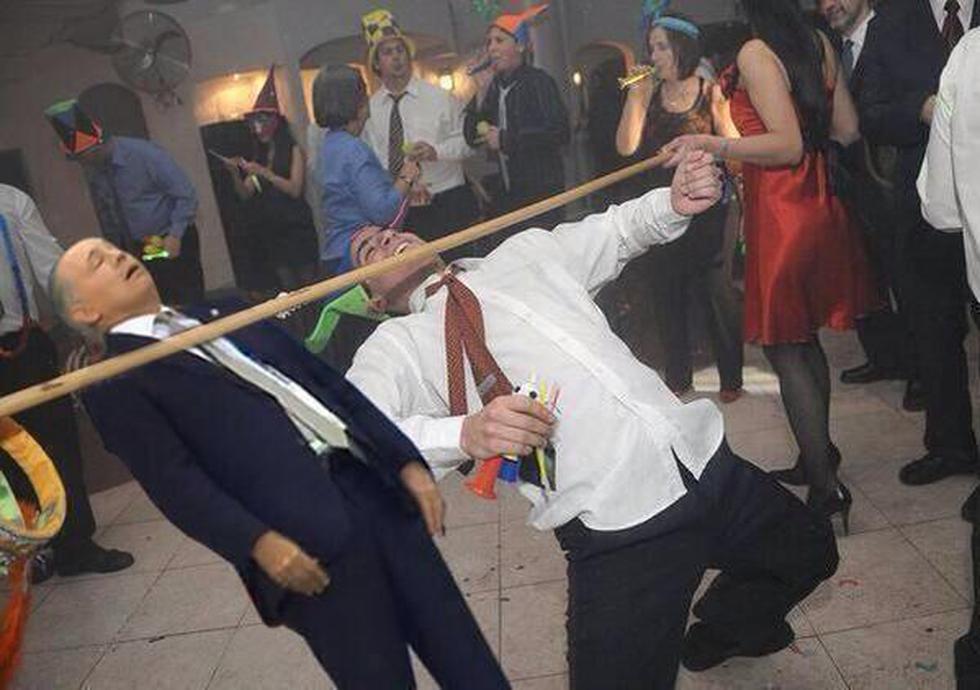 Brasil 2014: Cibernautas crean divertidos memes por blooper de Sabella que casi cae al piso (Fotos)