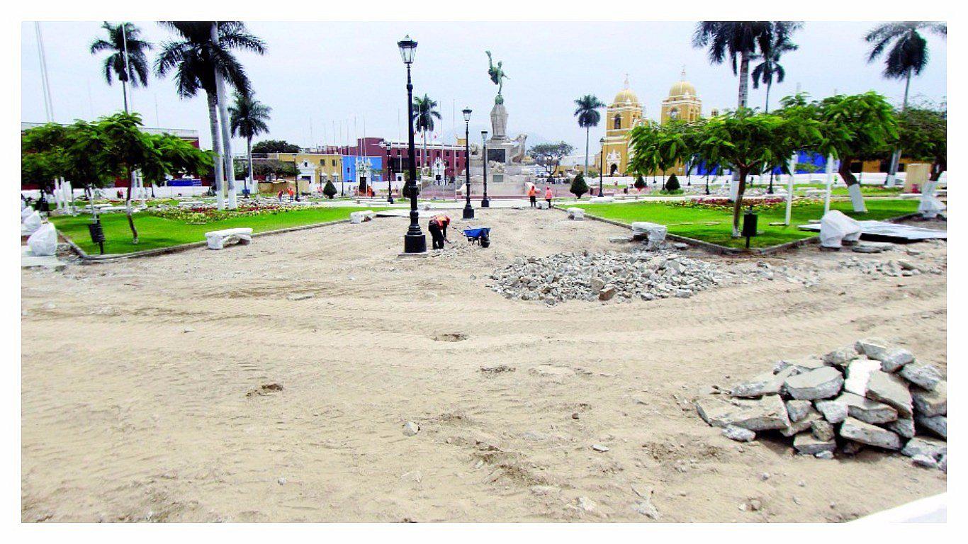 Informe de Colegio de Arquitectos cuestiona trabajos en plaza de armas