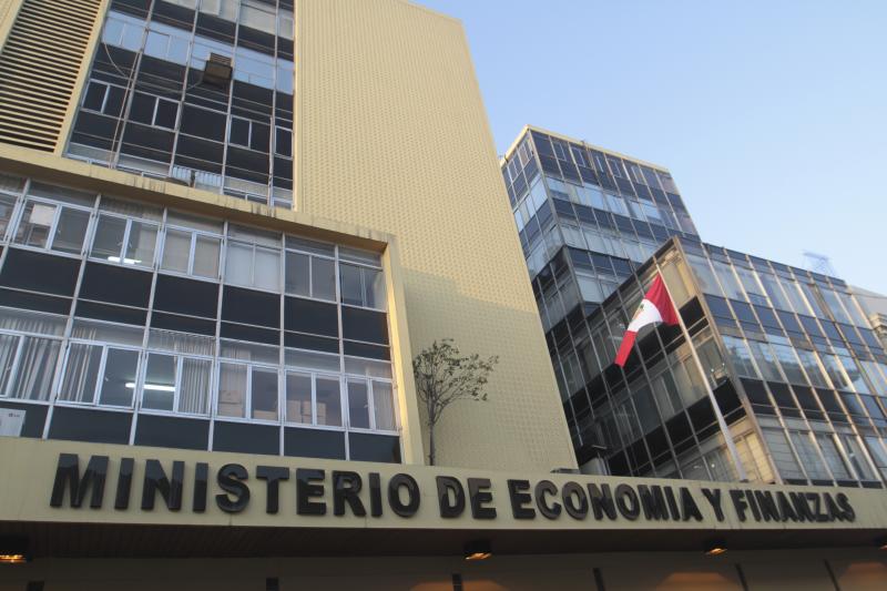 MEF estudia nueva ley de responsabilidad y transparencia fiscal 