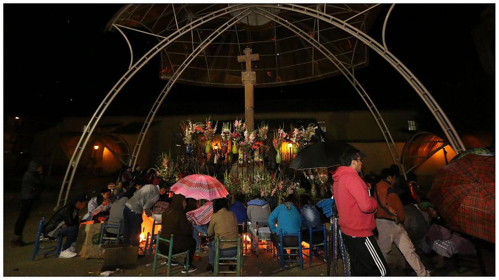 Con misa y procesión de 15 km inicia la 'Fiesta de las Cruces' en el valle del Mantaro (FOTOS)