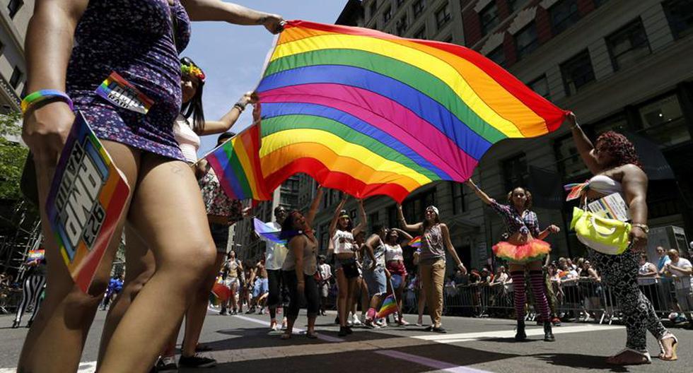 Nueva York realiza desfile anual del Orgullo Gay en la Quinta avenida