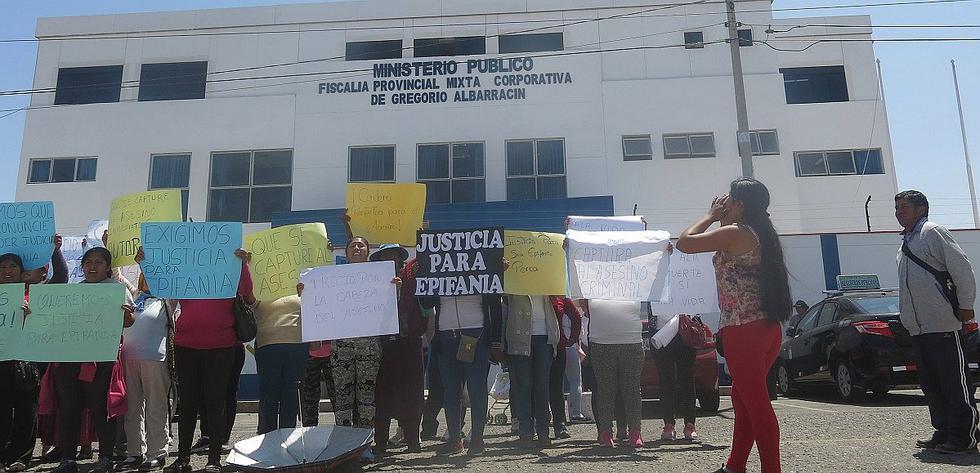 Protestan en Fiscalía de Albarracín exigiendo la captura de presunto feminicida