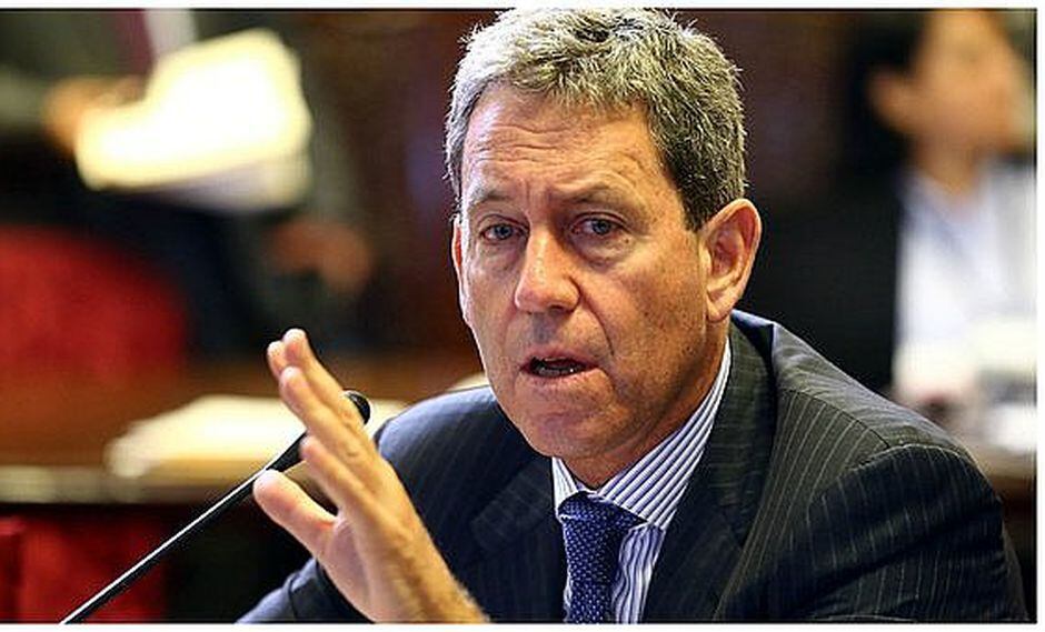 Caso Chinchero: Exministro de Economía, Alfredo Thorne, viajó a Estados Unidos