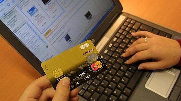 ​Tres millones de personas compran por internet