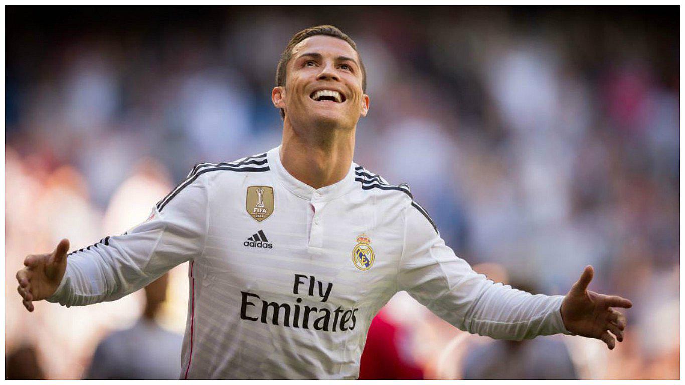 Cristiano Ronaldo protagoniza emotiva foto familiar junto a sus tres hijos 