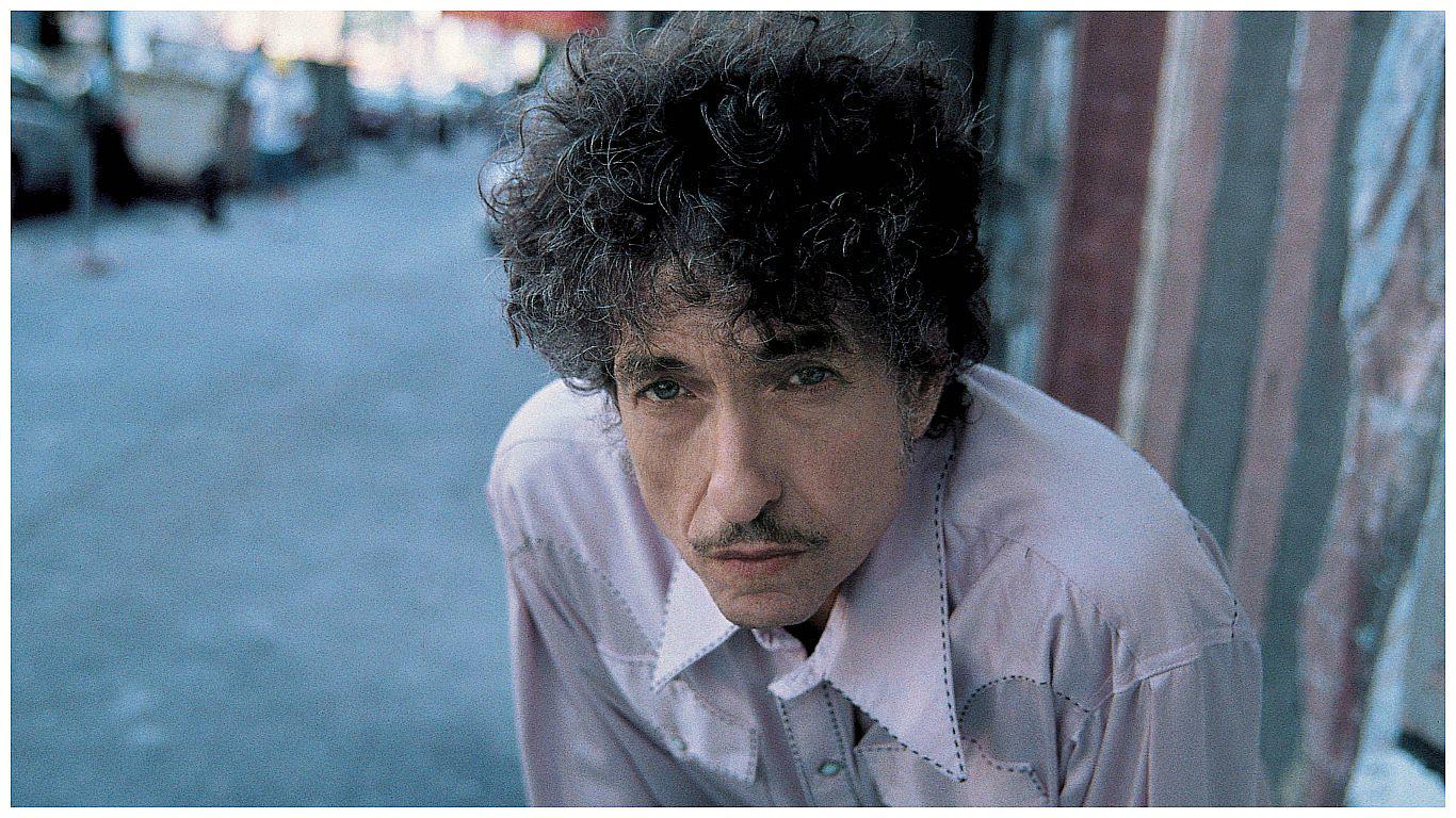 Bob Dylan: Nobel otorgado al cantante genera debate y detractores 