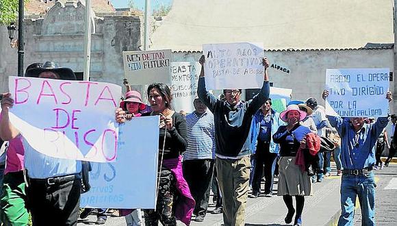 Transportistas de Cayma protestan y alcalde piensa poner seguridad a subgerente