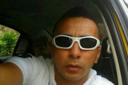 Taxista se toma selfie y aparece fantasma