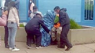 Cusco: Exalcalde de Omacha fallece sentado esperando atención en la puerta de hospital