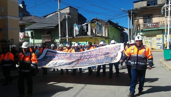 En Pasco, mineros se suman a huelga nacional indefinida