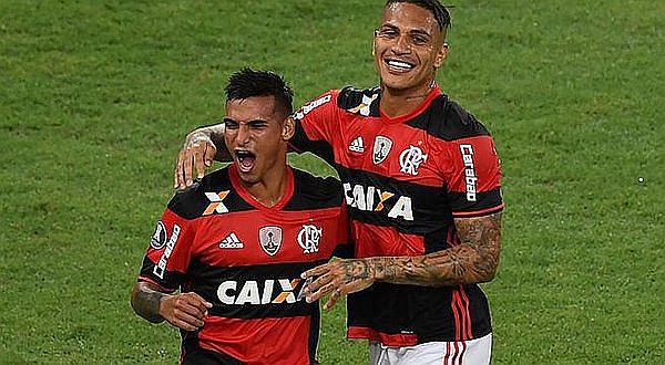 Paolo Guerrero y Miguel Trauco serán titulares en clásico brasilero