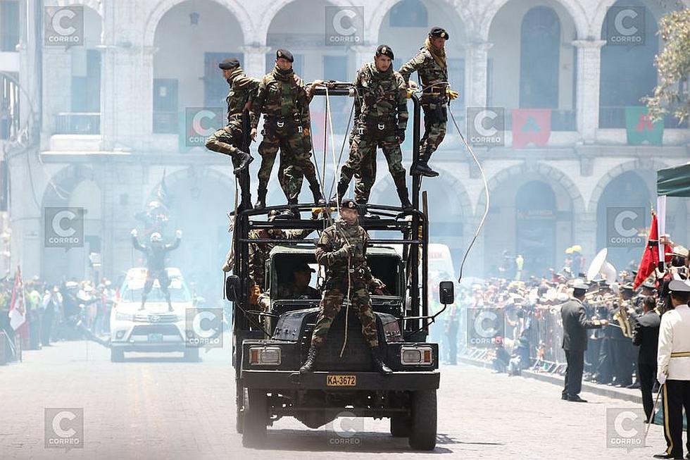 Ceremonia por los XXX aniversario de la Policía Nacional en Arequipa (FOTOS)