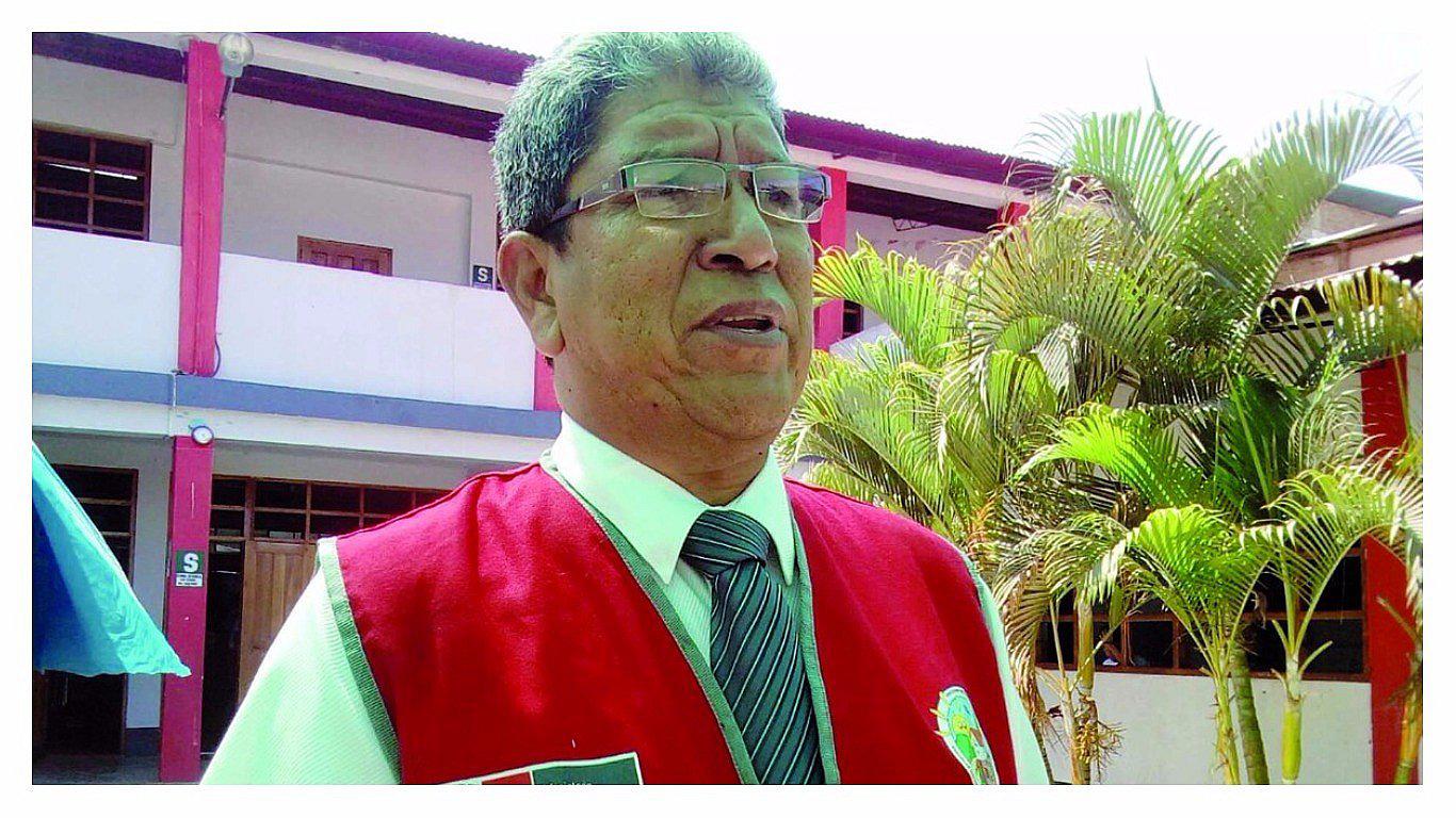 Director de la Ugel de Tumbes justifica el precio de cien soles por sombrero adquirido