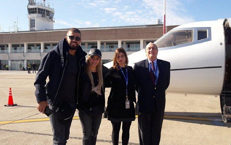 Lionel Messi y Antonela Roccuzzo: Así fue la llegada de Shakira y Gerard Piqué a Rosario (VIDEOS)