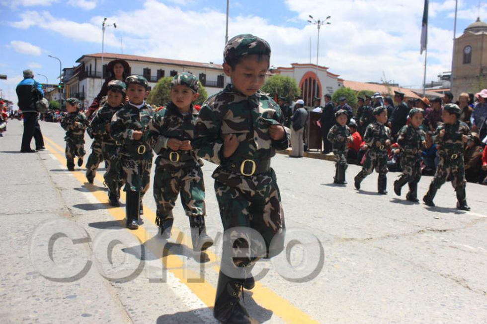 Colorido desfile engalana calles de Huancayo (FOTOS) 
