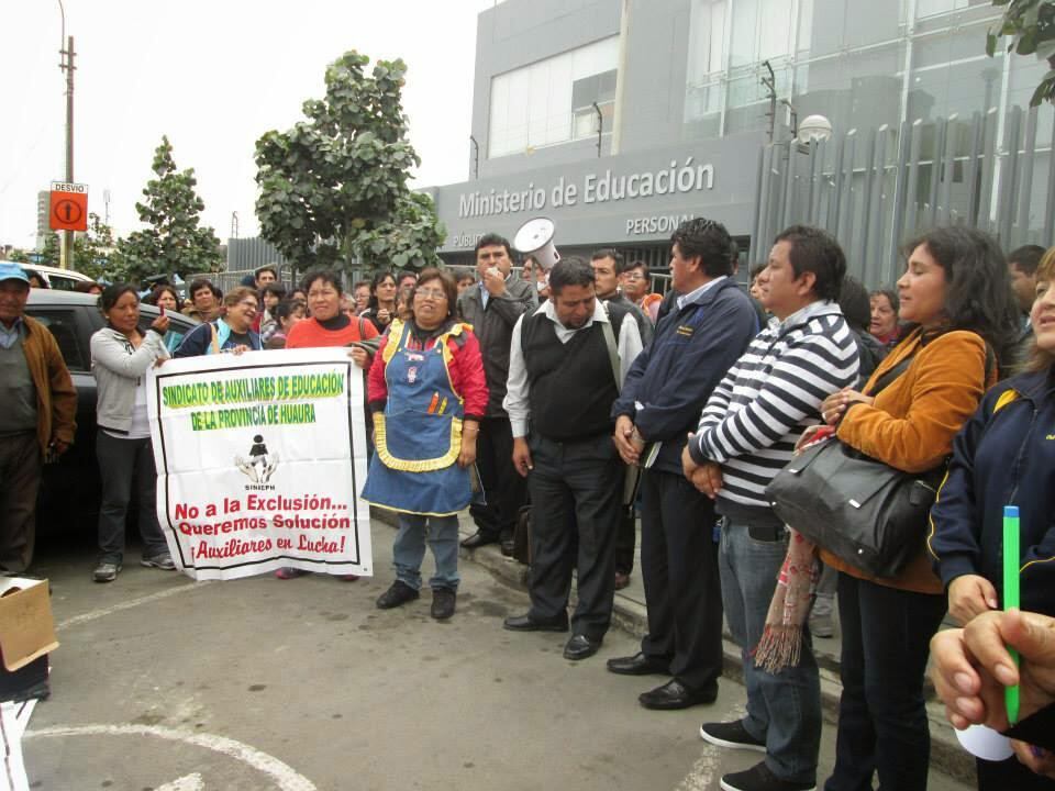 ​Escándalo: Minedu contratará a estudiante y le pagará S/. 10 mil