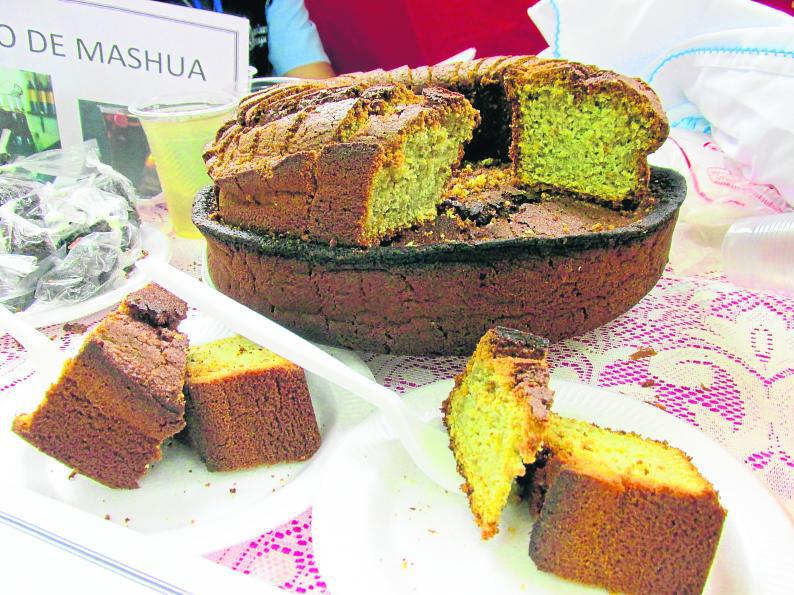 Escolares presentan ricos postres y dulces a base de 'Mashua' 