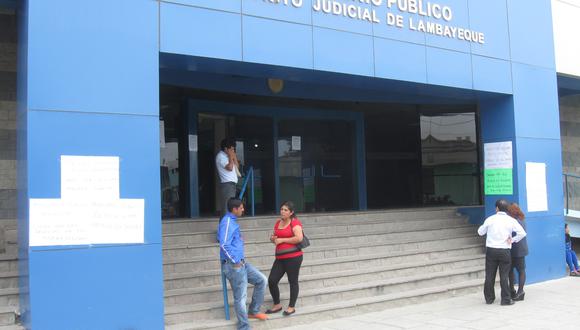 Chiclayo: Denuncian ante Fiscalía a profesor por acoso sexual