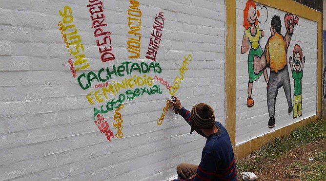San Juan de Lurigancho: Realizan murales contra la violencia