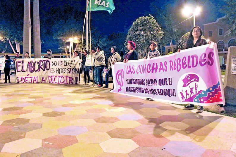 Hacen plantón para despenalizar el aborto