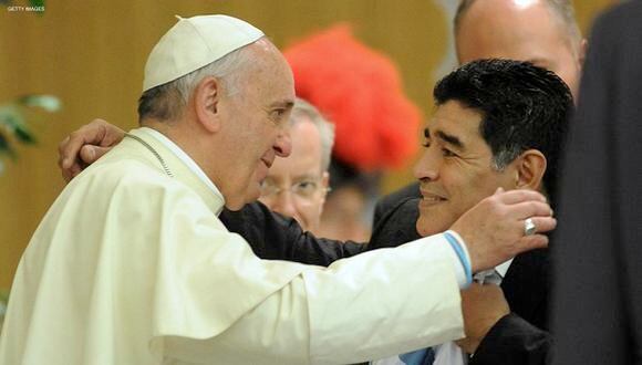 El papa Francisco recibe a Maradona para hablar de partido por la paz