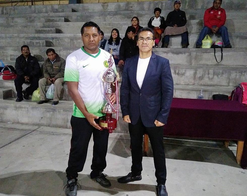 Agricultura cosecha copas de voley mixto  y fulbito de varones en segunda Copa IDP