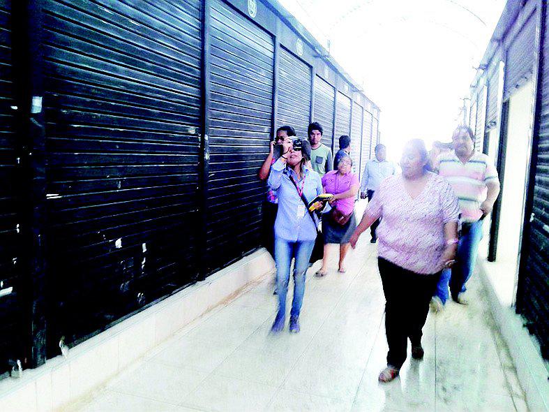 La SBN inspecciona la ocupación de área pública del mercado de Tumbes