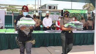 Entregan uniformes y prendas a policías de Piura