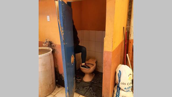 Algunos infractores trataron de esconderse en los servicios higiénicos. (Foto: Difusión)