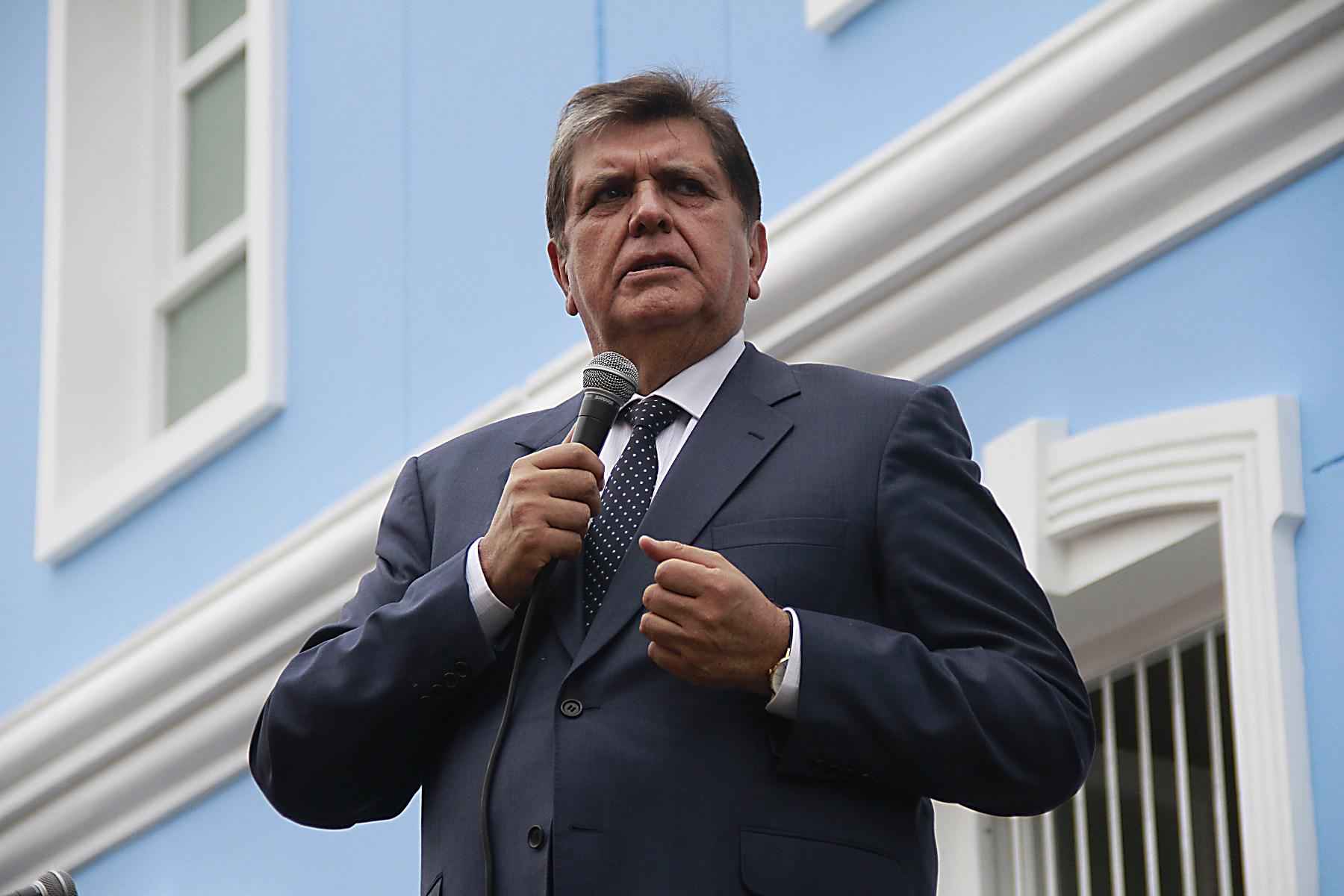 Alan García: “El uso de la UCV por Acuña es una forma de corrupción”