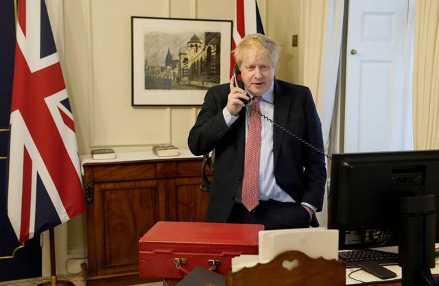 El primer ministro británico, Boris Johnson contrajo la enfermedad, y el viernes anunció que prolongaba su cuarentena en Downing Street porque aún presentaba síntomas. (Foto: AFP/Andrew Parsons)