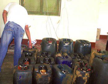 Incautan 20 gns. de petróleo