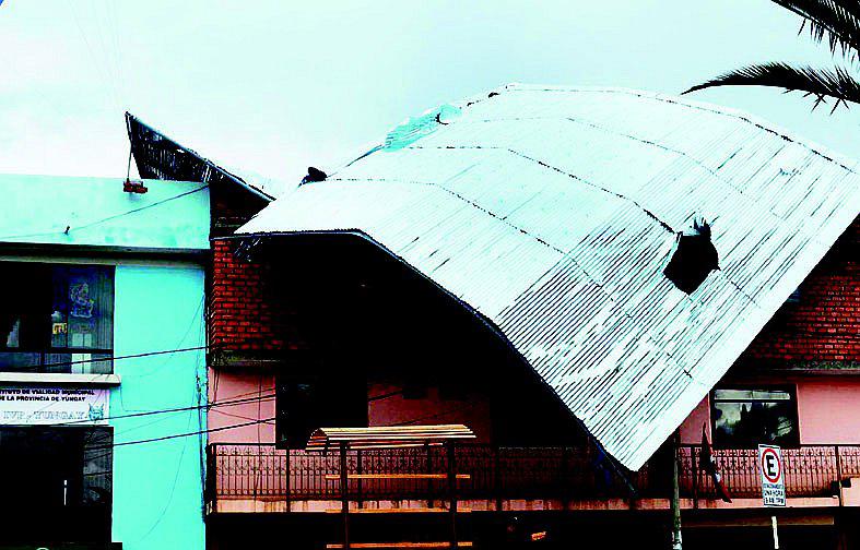 Techos de 45 casas de Cajacay afectados por fuerte viento 