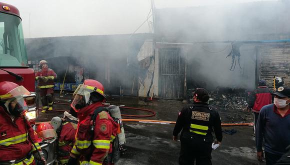 ​Incendio arrasa tienda de abarrotes en Gregorio Albarracín