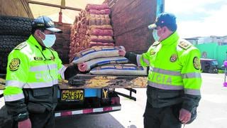 Camuflaron 850 kilos de insumos para droga en camión de fideos para llevarlos de Lima a Huancavelica (VIDEO)