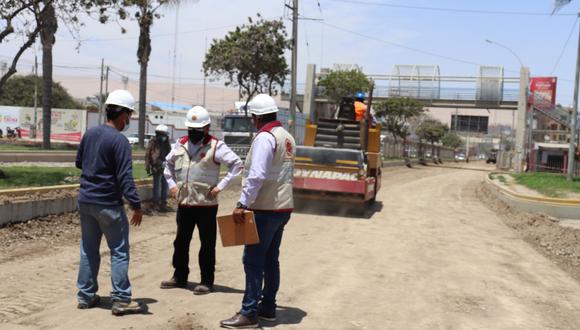 Representantes del Colegio de Ingenieros en Tacna visitaron la obra en la avenida ex Circunvalación. (Foto: Difusión)