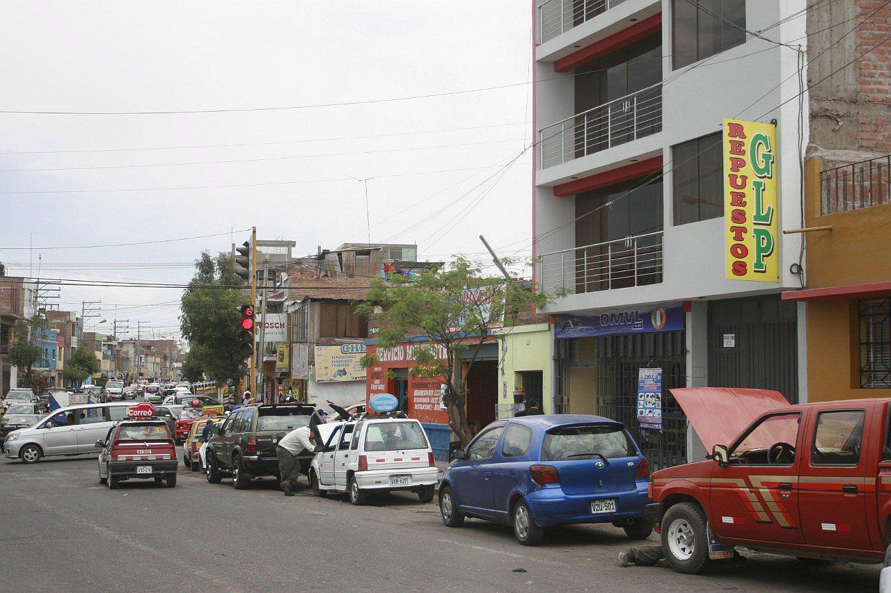 Miraflores emprende obras en calles de alto transito