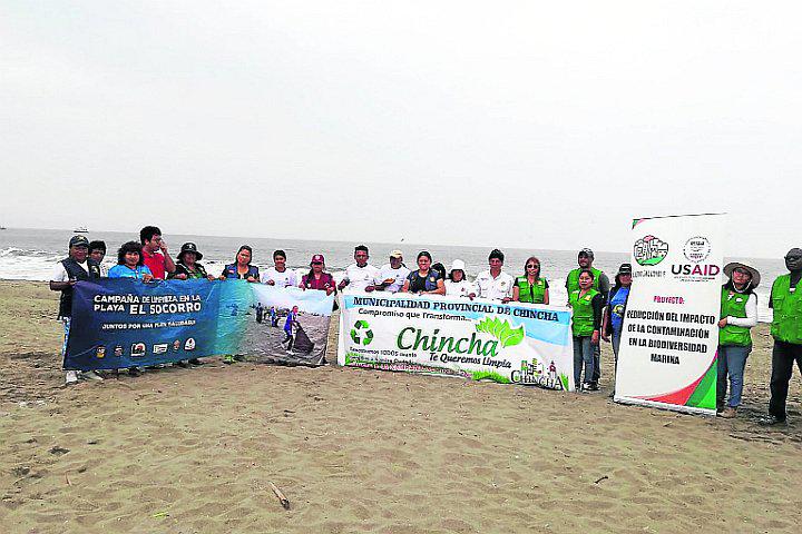 Realizan limpieza de playas en el litoral de Tambo de Mora