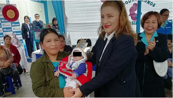 Más de 100 madres y sus bebes participan en concurso "Rey Mamoncito"