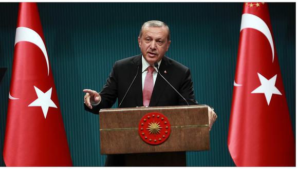 Turquía: "Occidente apoya el terrorismo y se alinea con los golpistas", dice Erdogan