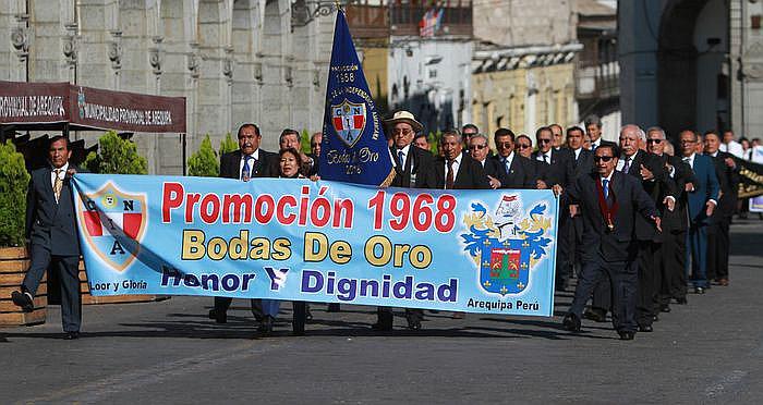 Exalumnos del colegio Independencia piden que se revise la currícula educativa