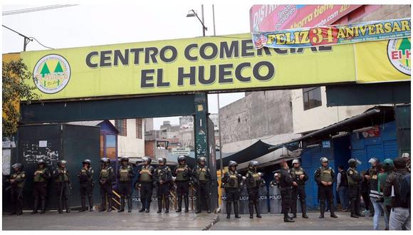 El Hueco: ​Policía interviene 373 puestos con mercadería ilegal en centro comercial 