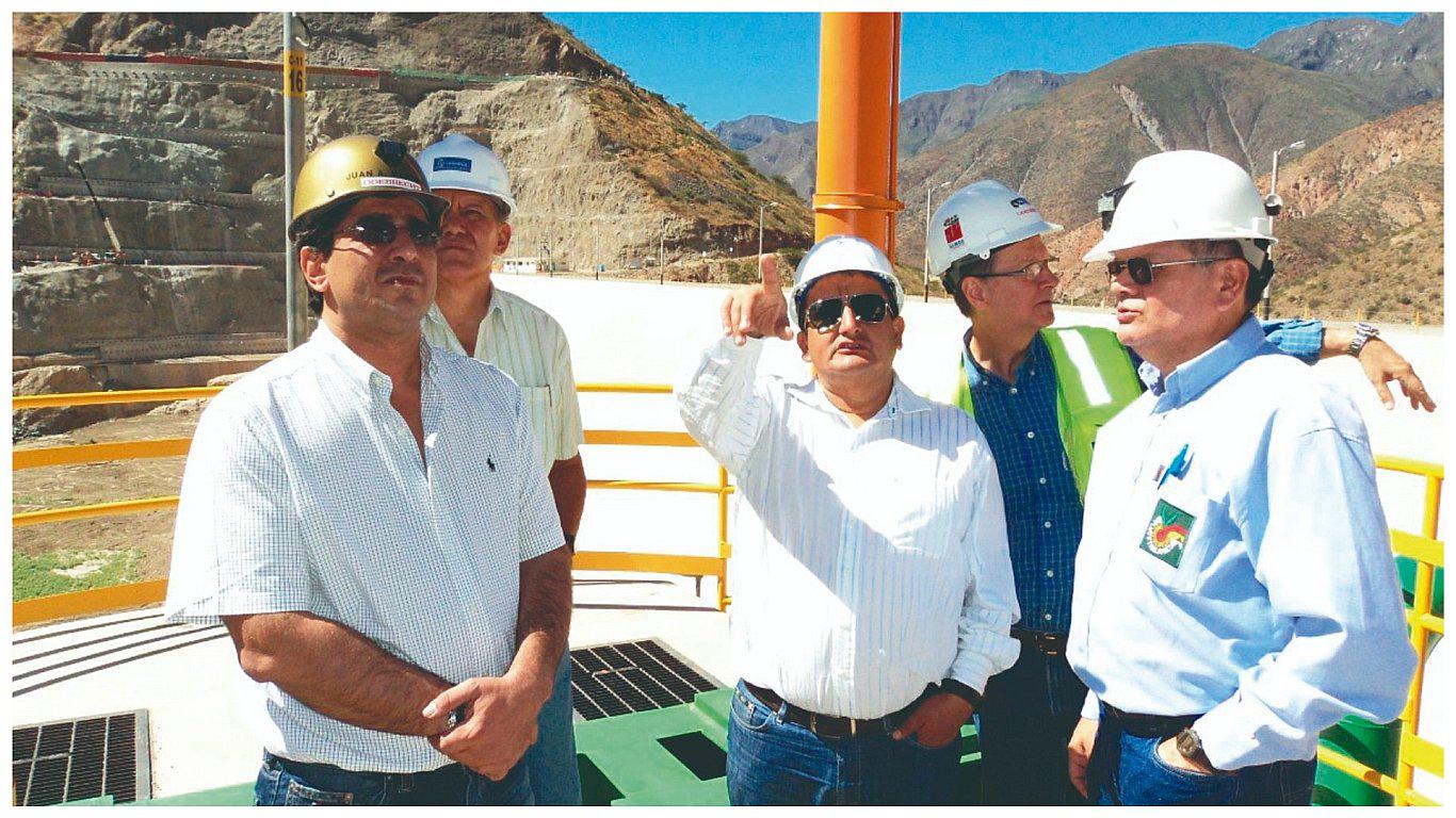 Fiscal cita a declarar a Humberto Acuña por caso H2Olmos 