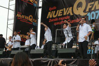 Baile con grupos musicales tropicales
