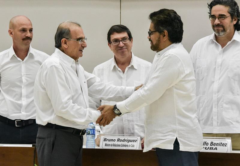 Colombia: Gobierno y FARC firman el acuerdo sobre reparación y justicia a las víctimas