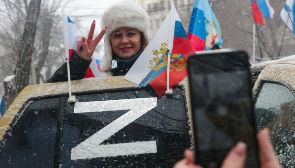 La letra “Z” es usada como símbolo de apoyo a la invasión de Ucrania por parte de Rusia. (Foto: STRINGER / AFP)