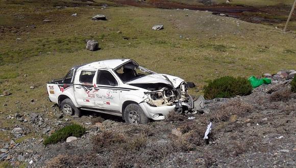 Un fallecido y seis heridos tras vuelco de camioneta en Cusco