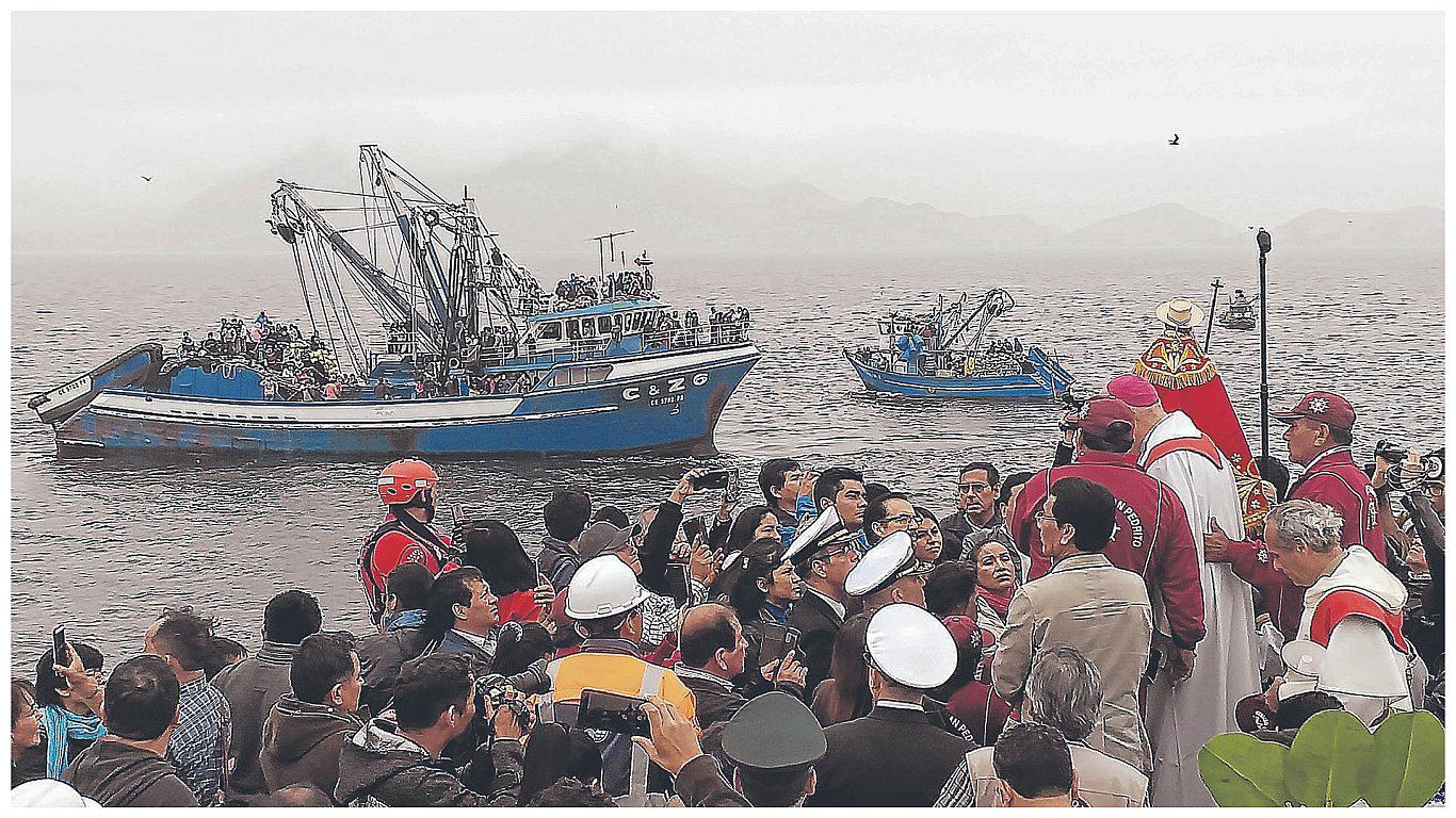 San Pedrito realiza su tradicional paseo por el mar para bendecir a chimbotanos