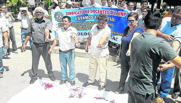 Piura: Los docentes de la UNP se “desangran” por la huelga indefinida